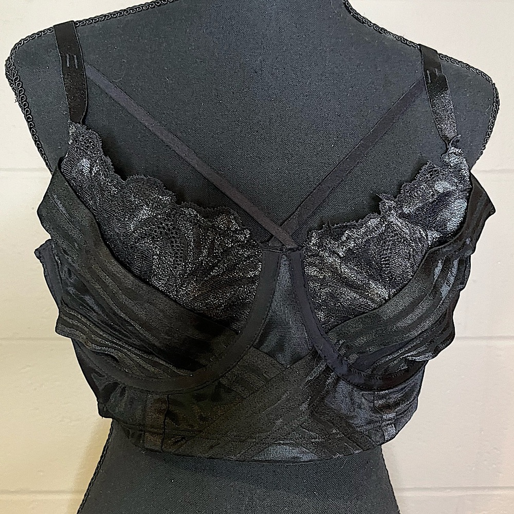 Elegant Black Lace underwire Bralette